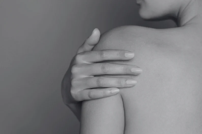 Women-sensitive-skin-bw Women-sensitive-skin-bw