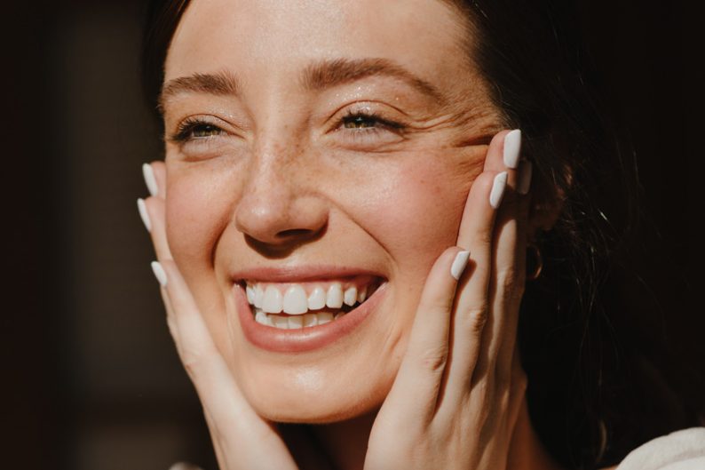 pexels_maria_orlova_Frau_lacht_lachen pexels_maria_orlova_Frau_lacht_lachen